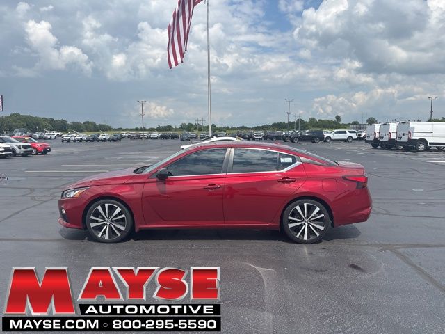 Red (Scarlet Ember Tintcoat) 2021 Nissan Altima 2.5 SR FWD Sedan Front-Wheel Drive Continuously Variable Transmission