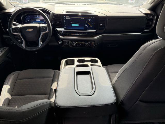 2025 Chevrolet Silverado 1500 LT - 11