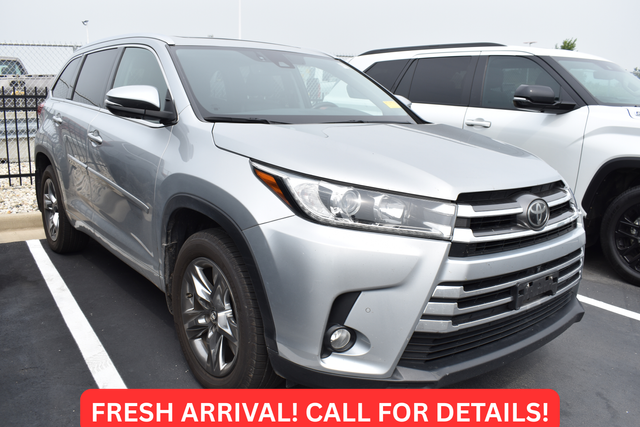 Celestial Silver Metallic 2017 Toyota Highlander SUV / Crossover All-Wheel Drive 8-Speed Automatic