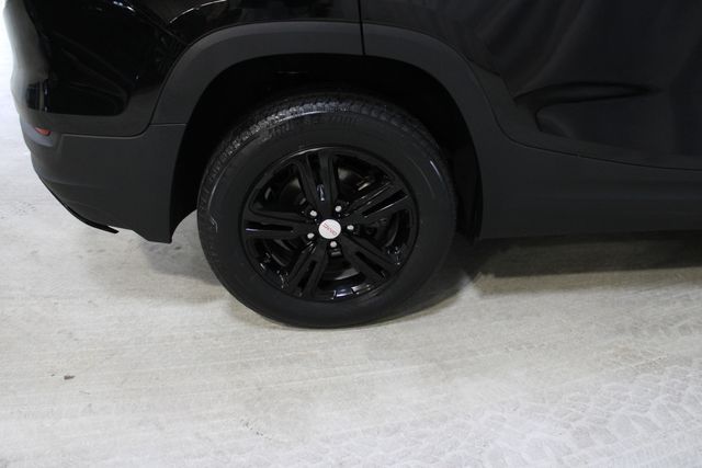 Used 2022 Black GMC SLE image 31