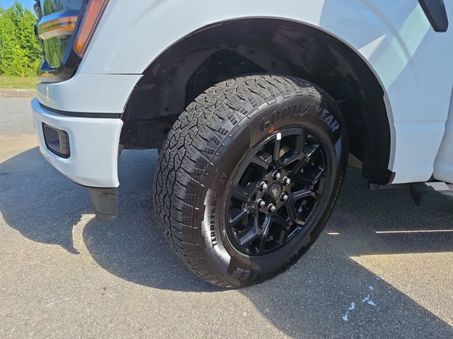Used 2025 Oxford White Ford XLT image 31