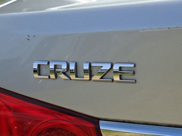 2015 Chevrolet Cruze 1LT 29