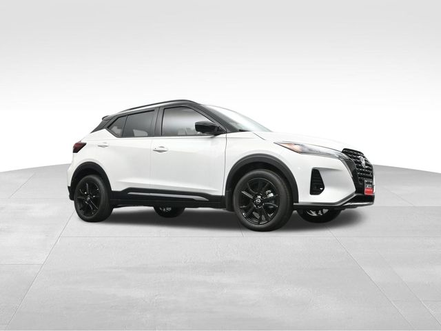 2024 Nissan Kicks SR 36