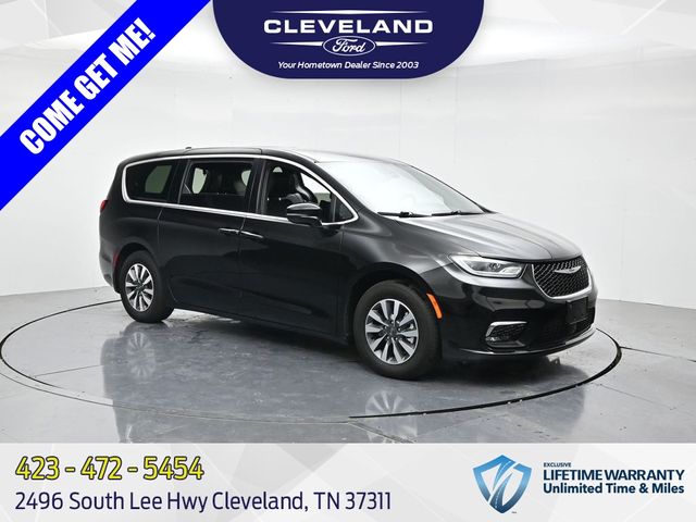 Diamond Black Crystal Pearlcoat 2025 Chrysler Pacifica Hybrid Select FWD Minivan Front-Wheel Drive Automatic