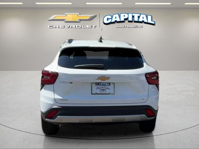 Used 2025 White Chevrolet LT image 6