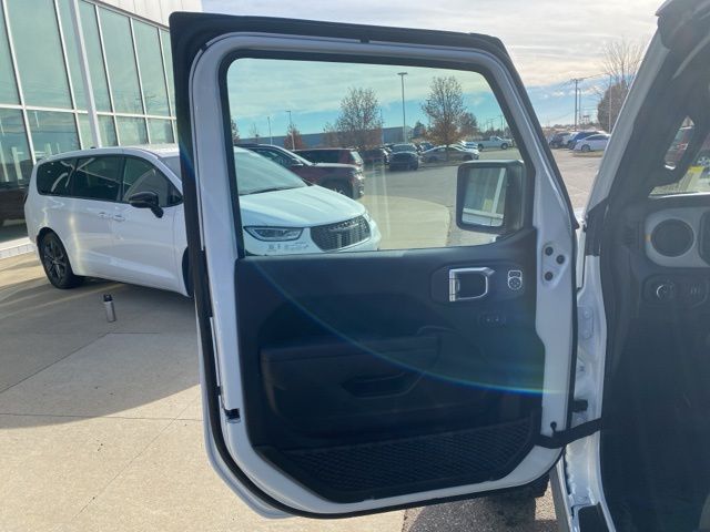 2026 Jeep Wrangler Willys - Bright White Clearcoat exterior view 11