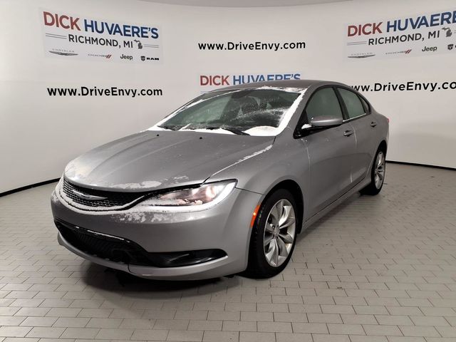2016 Chrysler 200 S Sedan AWD