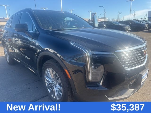 2025 Cadillac XT4 Premium Luxury AWD