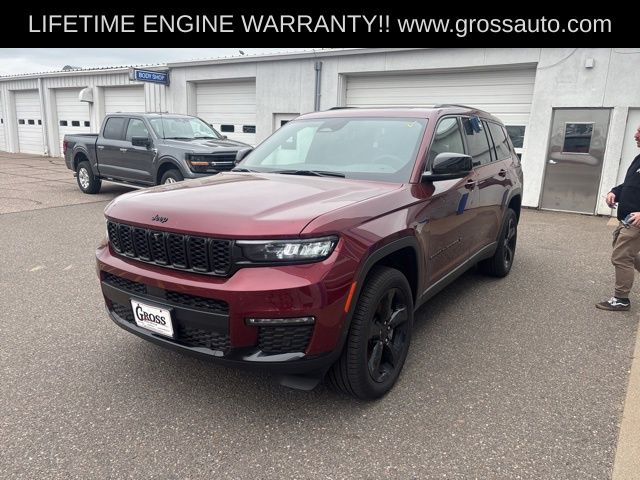 View vehicle photo 4