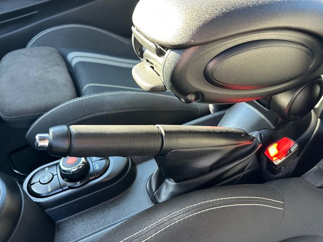 Used 2022  MINI Signature image 26