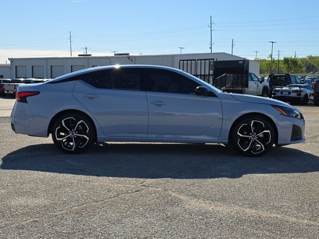 2023 Nissan Altima 2.5 SR:B02252