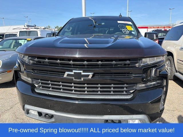 Used 2019 Black Chevrolet RST image 2