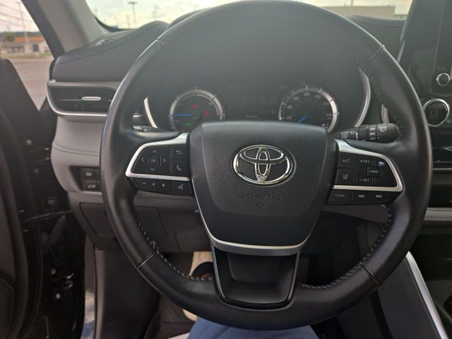 Used 2024 Toyota Highlander Hybrid SUV
