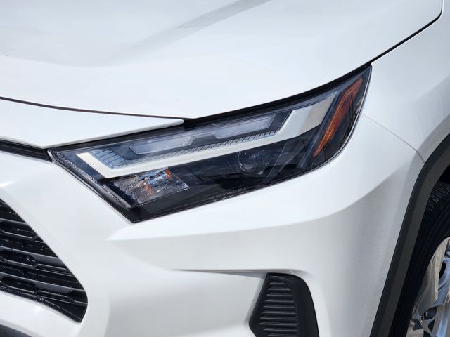 2025 Toyota RAV4 Hybrid XLE - 8