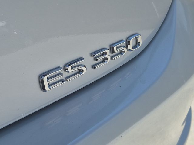 2025 Lexus ES - Image 10
