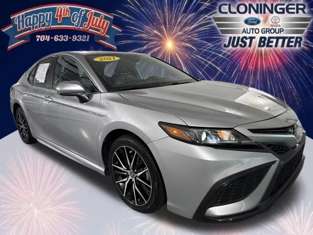 Celestial Silver Metallic 2021 Toyota Camry Sedan Front-Wheel Drive 8-Speed Automatic