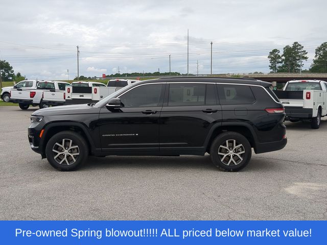 Used 2024 Diamond Black Jeep Limited image 10