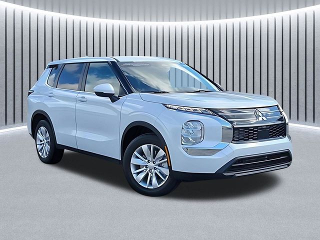 2026 Mitsubishi Outlander ES