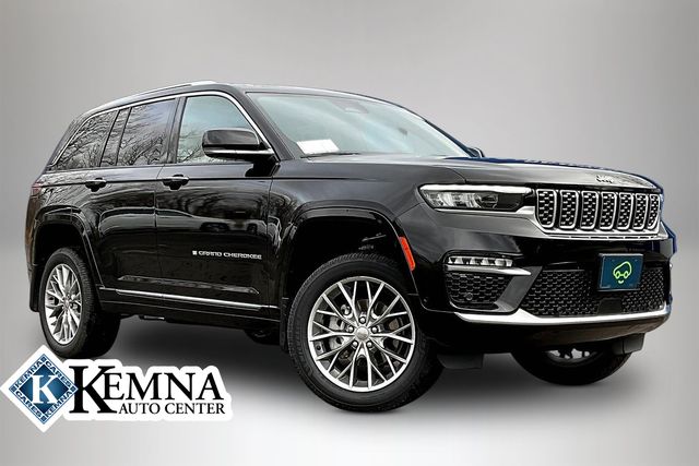 Diamond Black Crystal Pearlcoat 2022 Jeep Grand Cherokee Summit 4WD SUV / Crossover Four-Wheel Drive 8-Speed Automatic