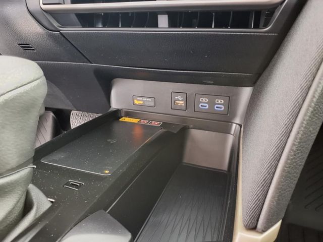 2025 Toyota Camry LE photo