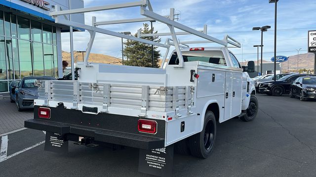 2024 Chevrolet Silverado 5500HD Work Truck 2