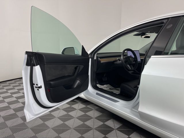 2019 Tesla Model 3 Standard Range Plus 16