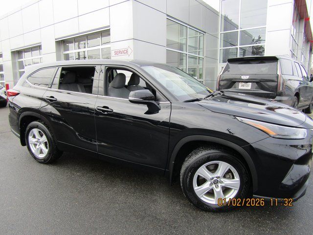 used 2022 Toyota Highlander car, priced at $21,999