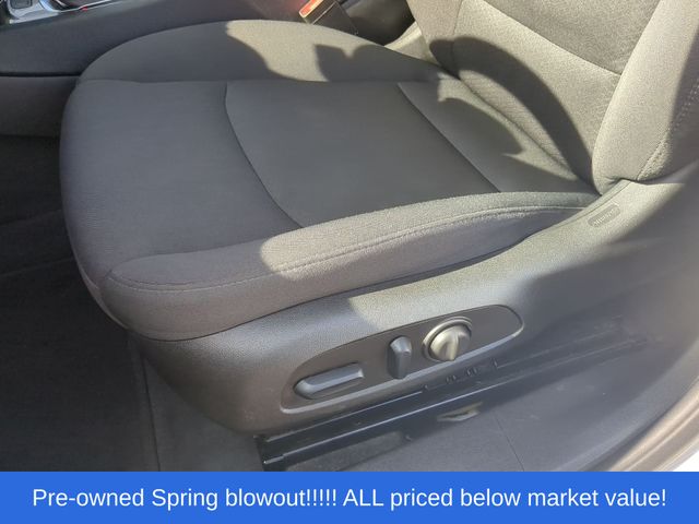 Used 2025 Summit White Chevrolet LT image 24