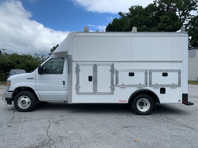 2025 Ford E-350SD Base 2