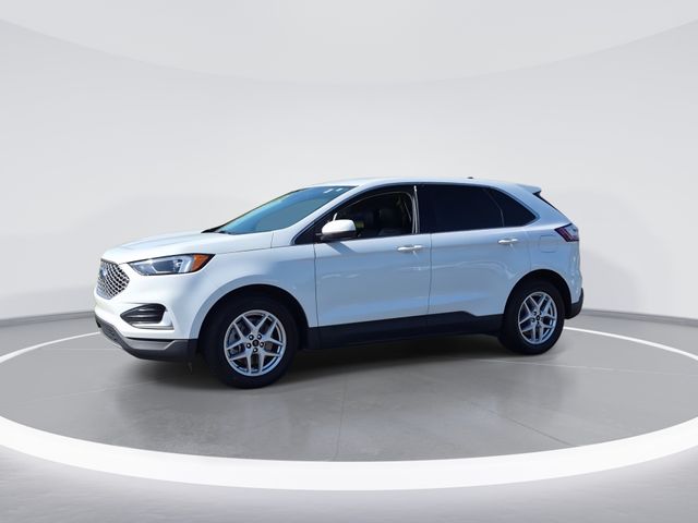 Used 2024 White Ford SEL image 4