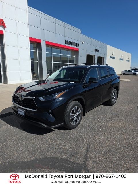 Midnight Black Metallic 2023 Toyota Highlander SUV / Crossover All-Wheel Drive 8-Speed Automatic
