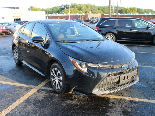 Used 2020 Black Sand Pearl Toyota LE image 4