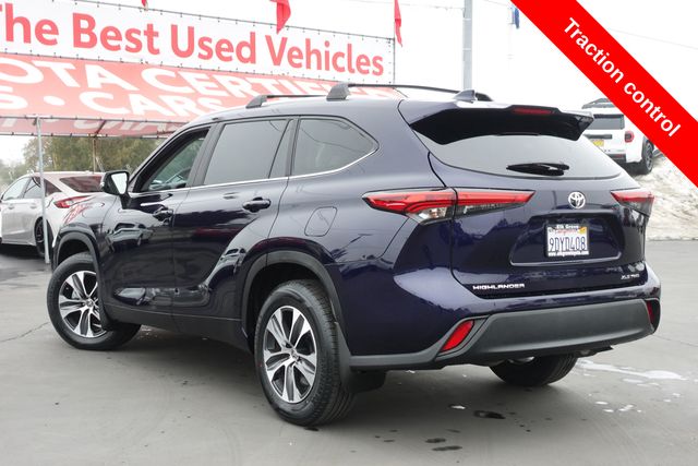 used 2023 Toyota Highlander car, priced at $37,300