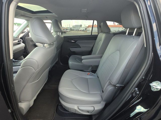 Used 2024 Toyota Highlander Hybrid SUV