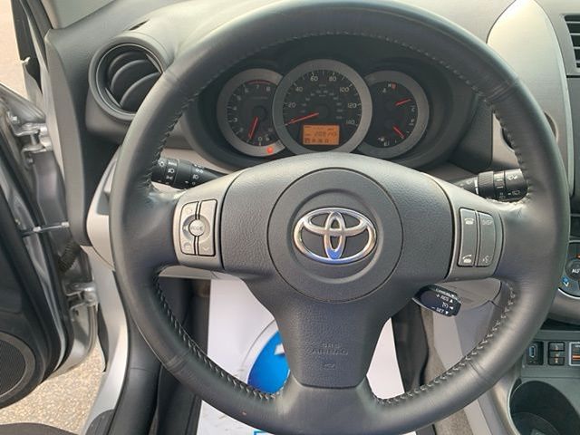 2010 Toyota RAV4 Limited photo