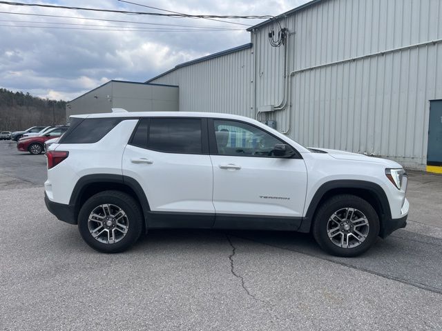 Used 2026 White GMC Elevation image 4