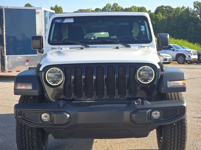 2022 Jeep Wrangler Willys:B02557