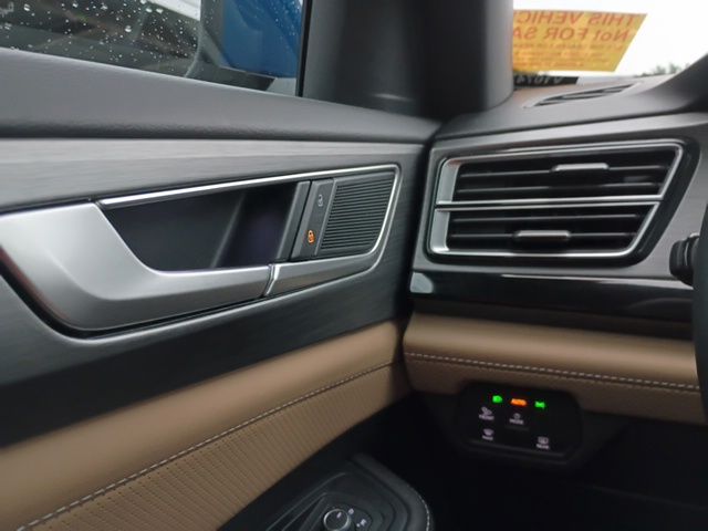 Used 2025 Volkswagen Atlas Cross Sport SUV