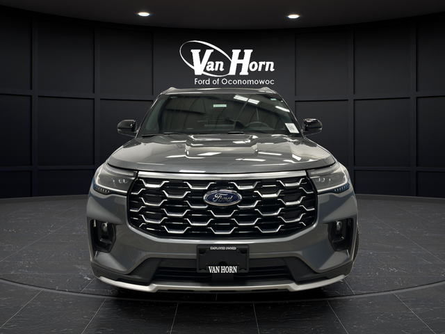 Used 2025 Carbonized Gray Metallic Ford Platinum image 2