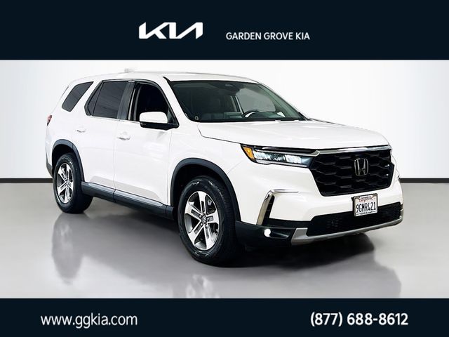 White 2023 Honda Pilot SUV / Crossover Front-Wheel Drive Automatic