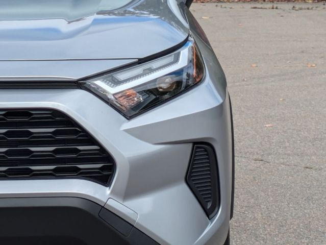 2023 Toyota RAV4 Hybrid XLE 12