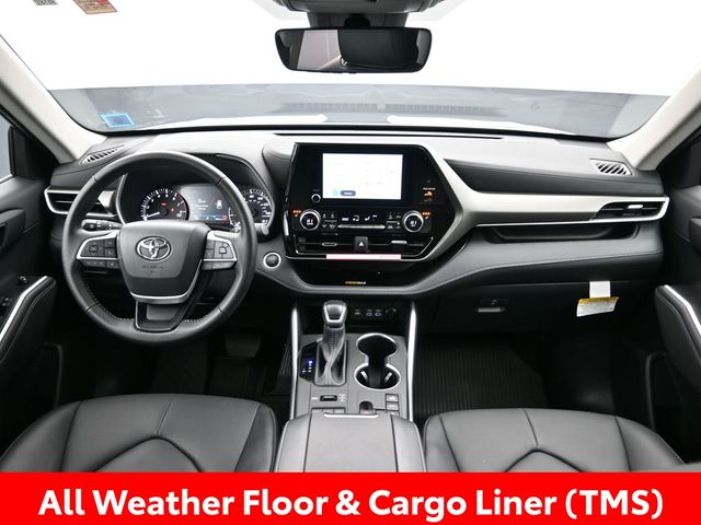 2024 Toyota Highlander XLE 12