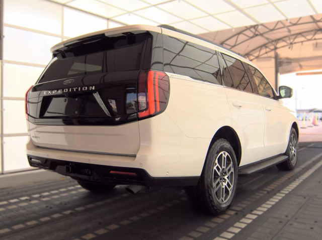 Used 2025 Ford Expedition SUV