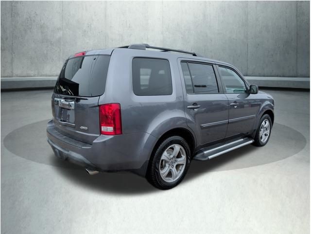 View vehicle photo 5