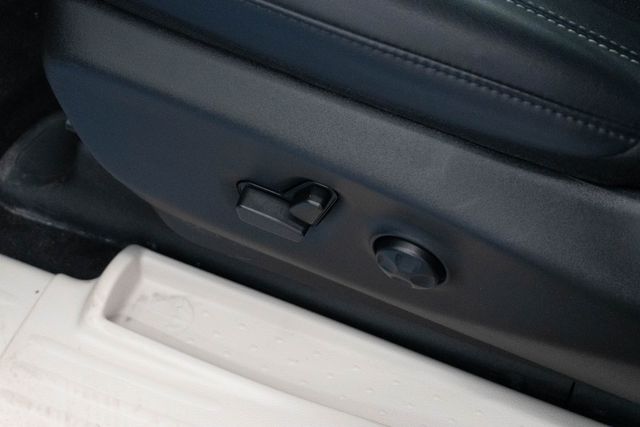 Used 2024 Chrysler Pacifica Van