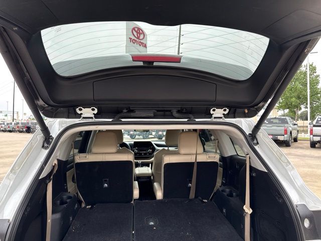 2024 Toyota Highlander XLE Beige at Bayway Cadillac Southwest