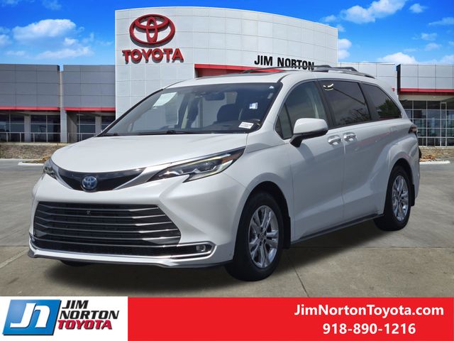 Used 2022 Toyota Sienna Van