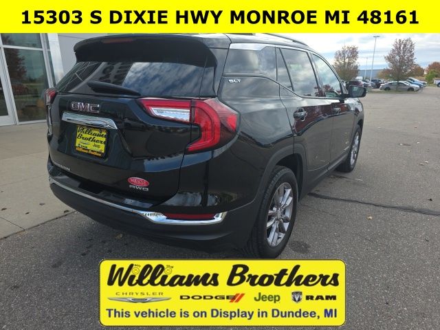 2024 GMC Terrain SLT - Ebony Twilight Metallic exterior view 5