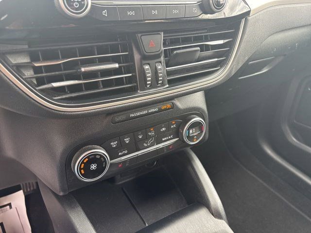 2020 Ford Escape SE photo