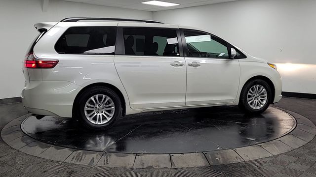 2015 – Toyota – Sienna
